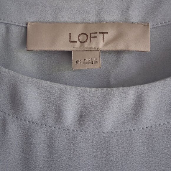 LOFT Light Blue Short Sleeve Blouse Women's Size XS - Picture 6 of 9
